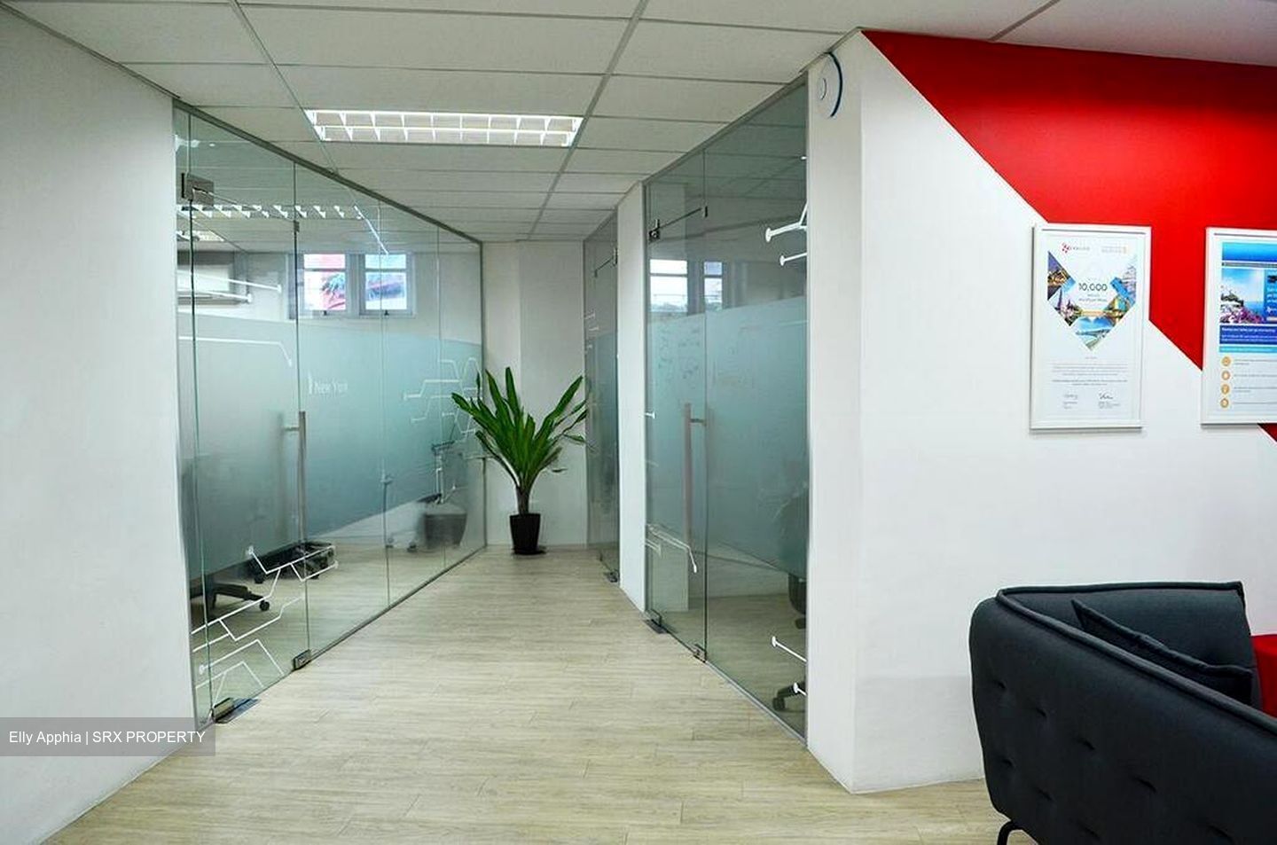 The Office Chamber (D8), Office #509806321